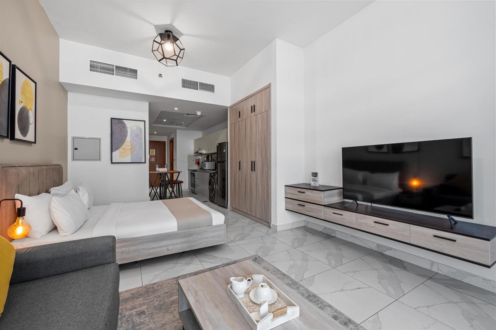 Appartamento Unlock Waters Edge Dubai Esterno foto