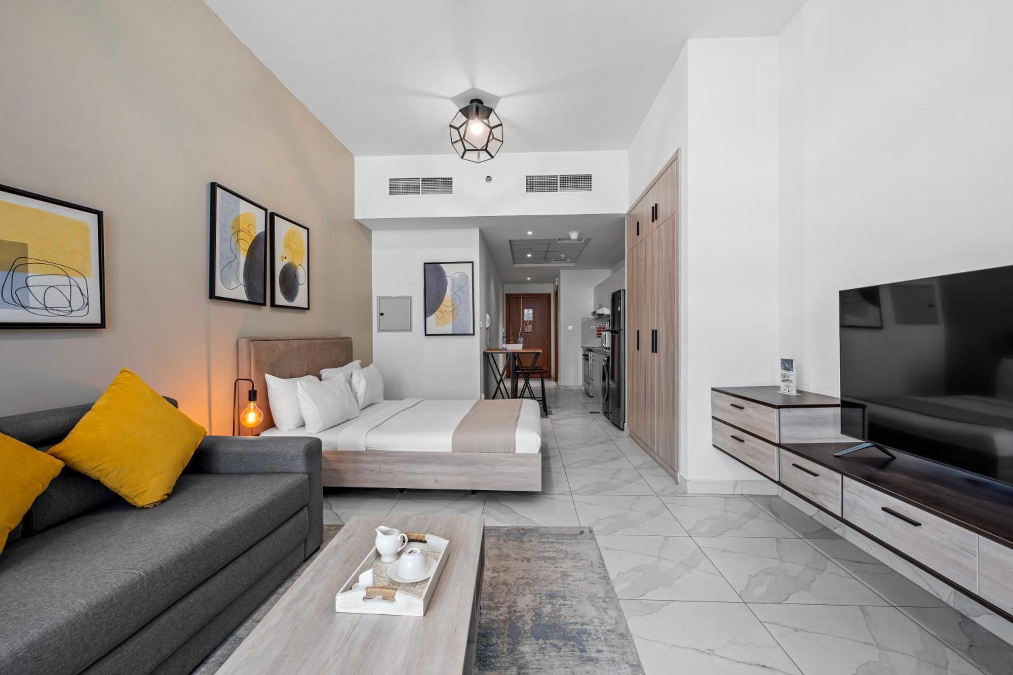 Appartamento Unlock Waters Edge Dubai Esterno foto